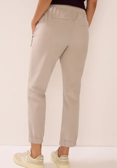 Cordhose im Casual Fit eggshell white