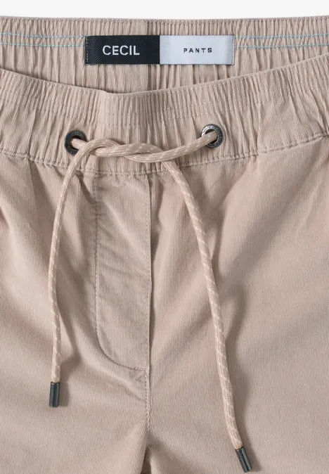 Cordhose im Casual Fit eggshell white