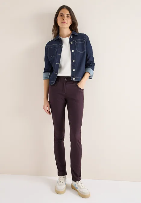 Broek in lederlook eggplant red