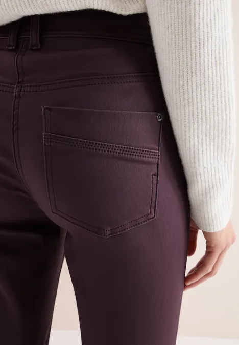 Broek in lederlook eggplant red