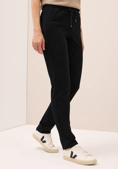 Casual Fit Hose Black