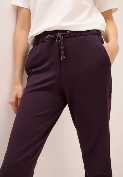 Casual Fit Hose eggplant red