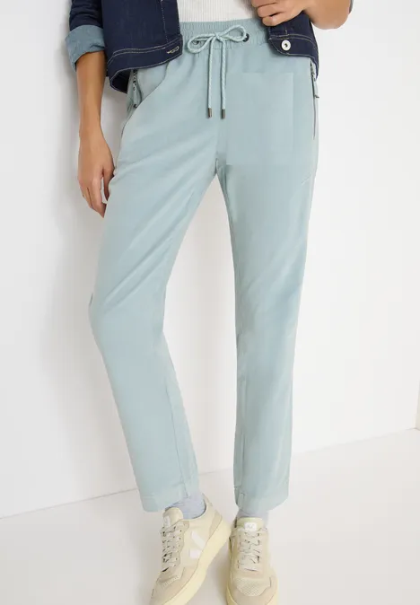 Comfortabele corduroy broek light mint blue