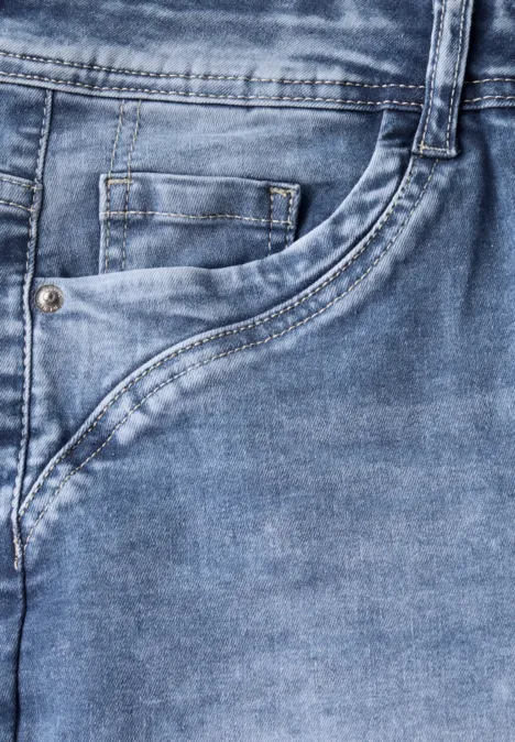Slim Fit Jeansshorts mid blue used wash