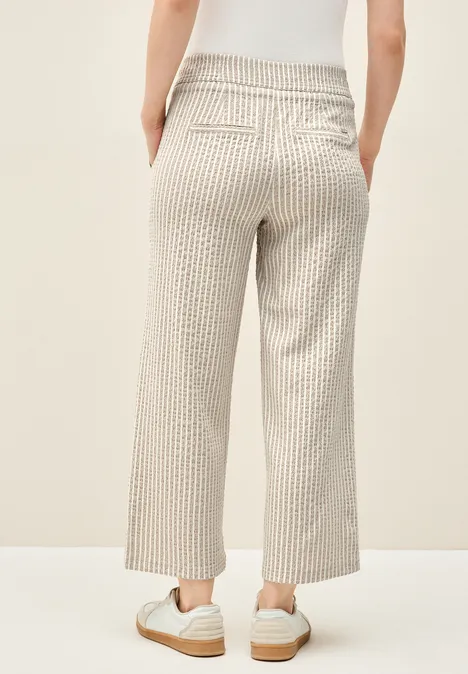 Gestreifte Seersucker Hose pearl beige