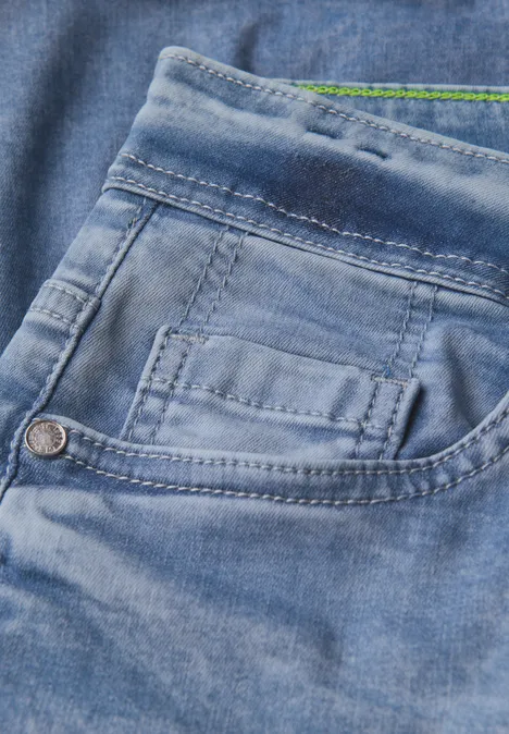 Straight Leg 7/8-Jeans light blue wash
