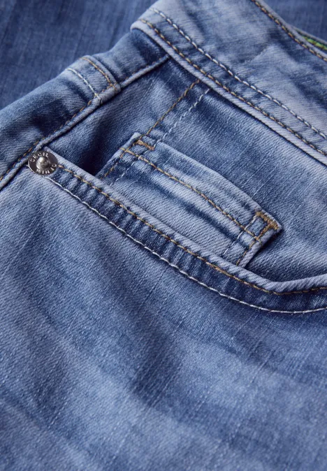 Casual Fit Jeans mit Turn-Up mid blue wash