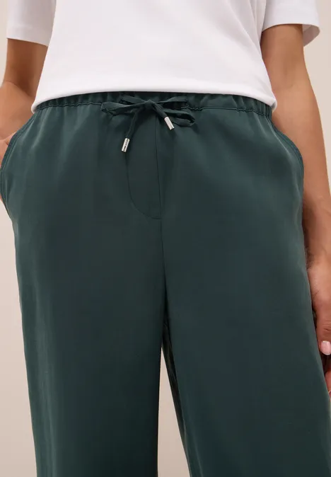 Straight Leg Hose ink green