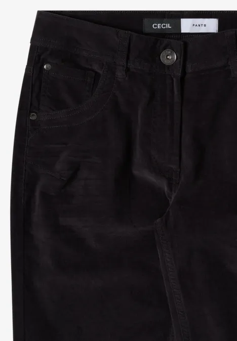 Pantalon noir en velours côtelé, vue avant avec poches et passants de ceinture.