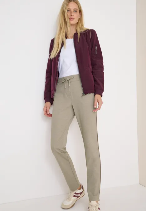 Hose mit Gallonstreifen toffee cream melange