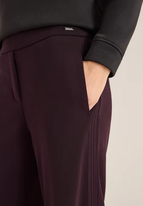 Softe Hose mit Gallostreifen eggplant red