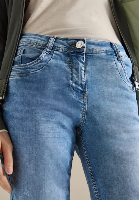 Mid Waist Slim Leg Jeans im Casual Fit light blue washed