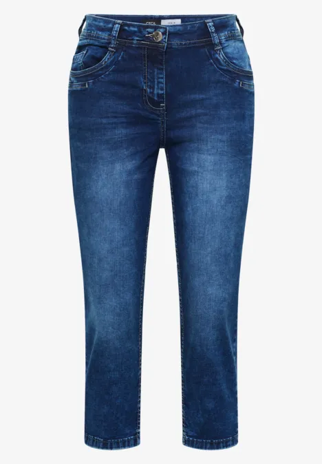 3/4 Slim Leg jeans in casual fit mid blue used wash