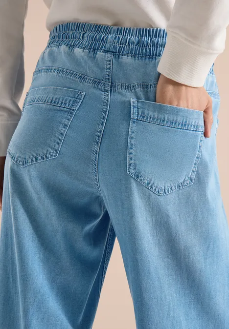 High Waist Wide Legs jeans in Loose Fit light blue used wash