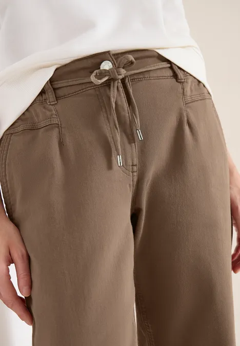 Mid Waist Slim Leg Pantalon Loose Fit coffee taupe