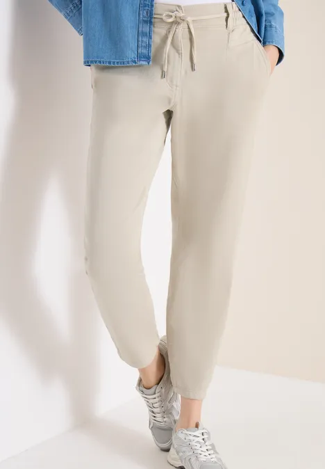 Mid Waist Slim Leg Pantalon Loose Fit grain beige