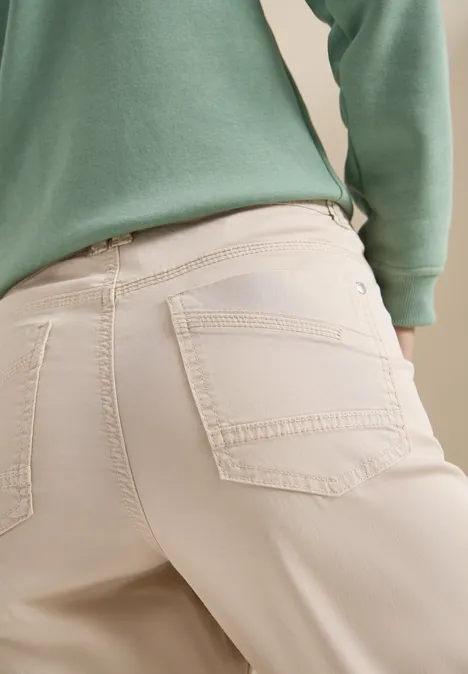 Pantalon Mid Waist Slim Leg en Casual Fit grain beige Pantalon Mid Waist Slim Leg en Casual Fit grain beige