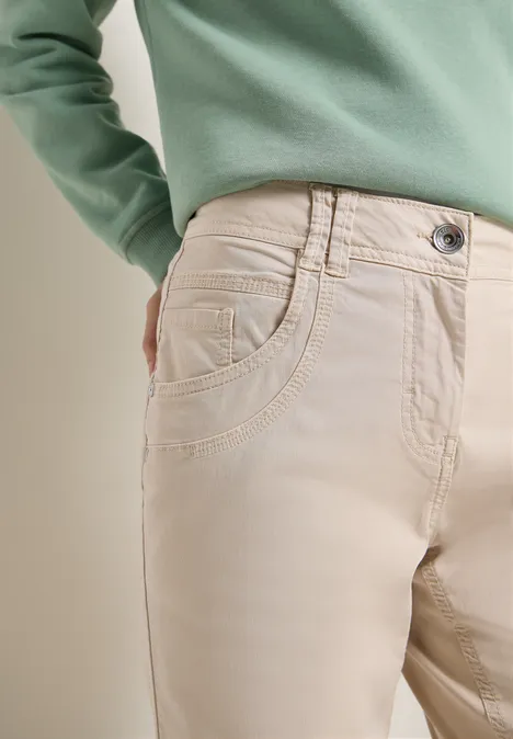 Pantalon Mid Waist Slim Leg en Casual Fit grain beige Pantalon Mid Waist Slim Leg en Casual Fit grain beige