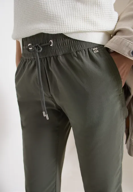 Pantalon Mid Waist Slim Leg en Casual Fit clear khaki