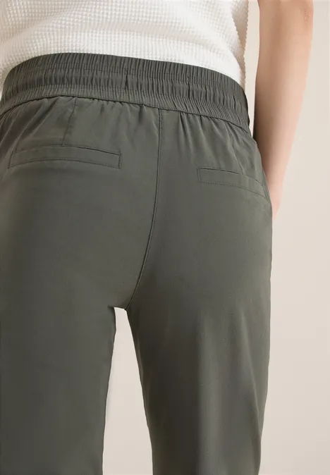 Pantalon Mid Waist Slim Leg en Casual Fit clear khaki