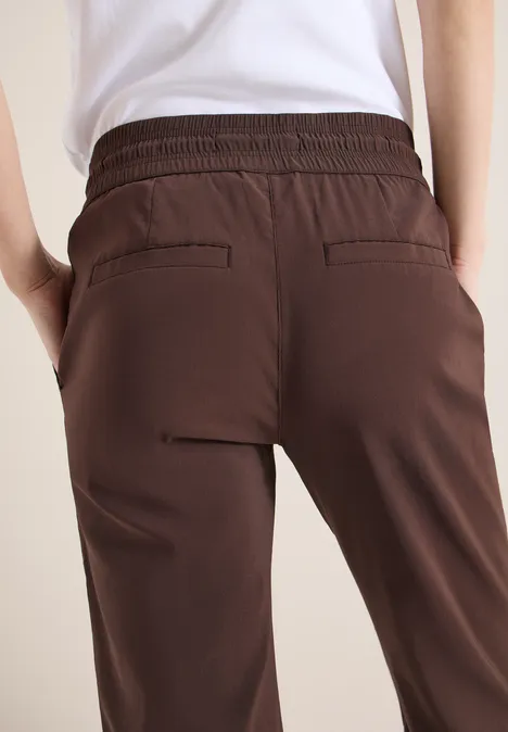 Pantalon Mid Waist Slim Leg en Casual Fit brown cacao
