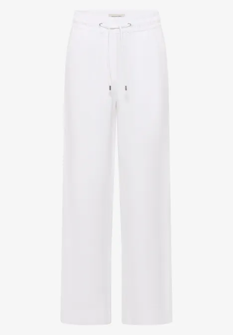 Weiße, locker sitzende, gerade geschnittene Hose mit Tunnelzugbund.