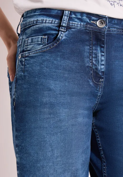 High Waist denim shorts in een Loose Fit mid blue used wash