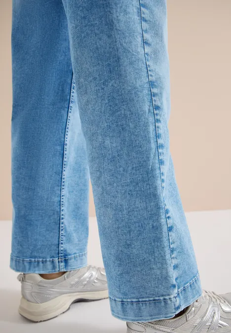 High Waist Wide Leg Jeans im Loose Fit light blue washed