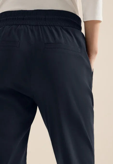 Leichte Hose im Casual Fit mit Stretch universal blue Leichte Hose im Casual Fit mit Stretch universal blue