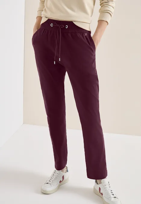 Leichte Hose im Casual Fit mit Stretch grape red Leichte Hose im Casual Fit mit Stretch grape red