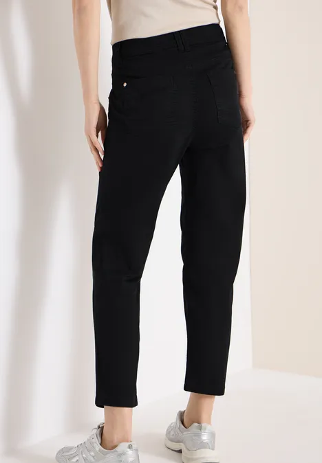 Mid Waist Slim Leg Hose im Casual Fit Black Mid Waist Slim Leg Hose im Casual Fit Black