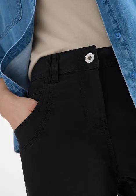 Mid Waist Slim Leg Hose im Casual Fit Black Mid Waist Slim Leg Hose im Casual Fit Black