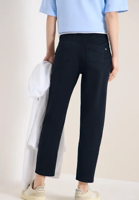 Spodnie z wąskimi nogawkami Mid Waist w stylu Casual Fit. universal blue