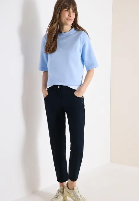 Spodnie z wąskimi nogawkami Mid Waist w stylu Casual Fit. universal blue