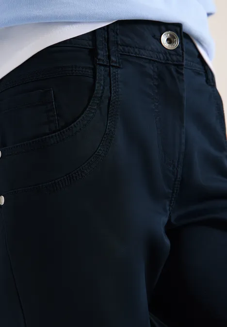 Spodnie z wąskimi nogawkami Mid Waist w stylu Casual Fit. universal blue