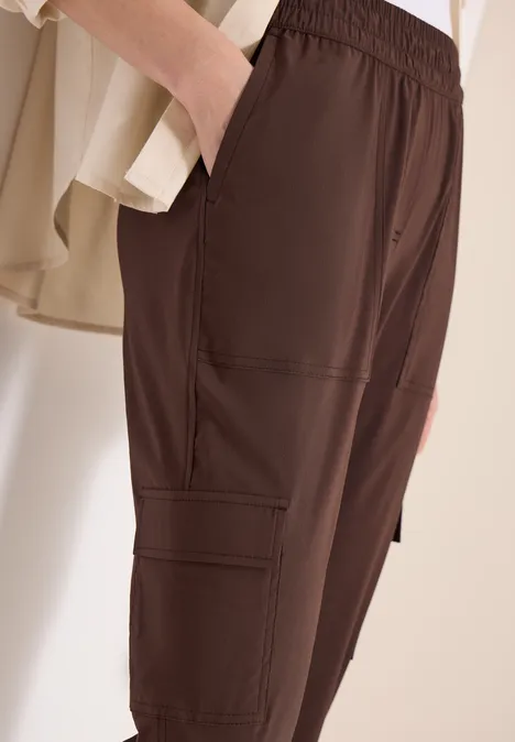 Pantalon Mid Waist Slim Leg au look cargo brown cacao