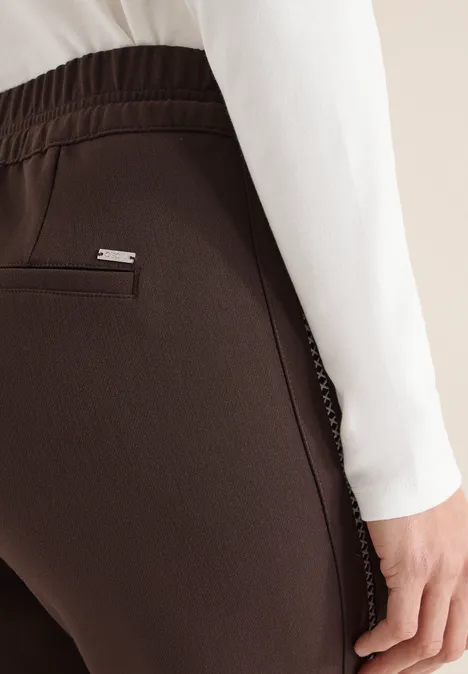 Hose mit Tapestreifen macchiato brown