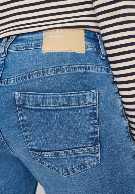 Straight Leg Jeans mid blue wash