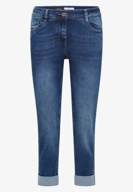 Mid Waist Straight Leg Jeans im Casual Fit mid blue wash Blaue Jeans mit umgeschlagenen Beinenden, schmaler Schnitt und klassischer Five-Pocket-Form.