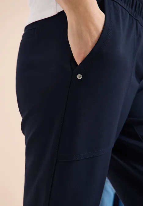 Mid Waist Slim Leg Hose im Casual Fit universal blue