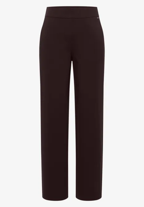 Pantalon noir droit à taille haute et jambes larges.