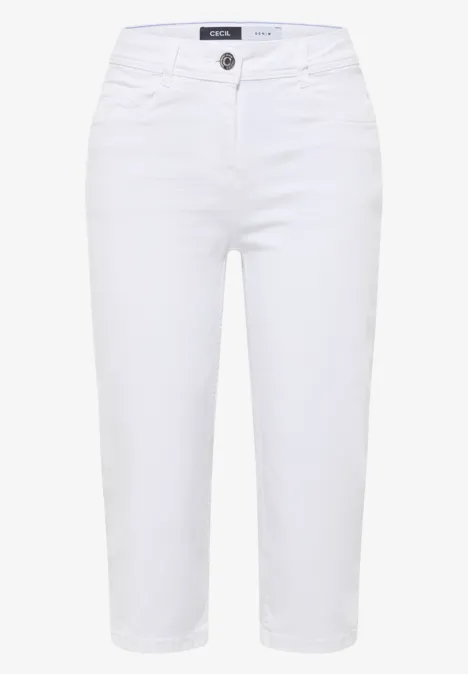 Jean court blanc avec fermeture à bouton et zip, style épuré.