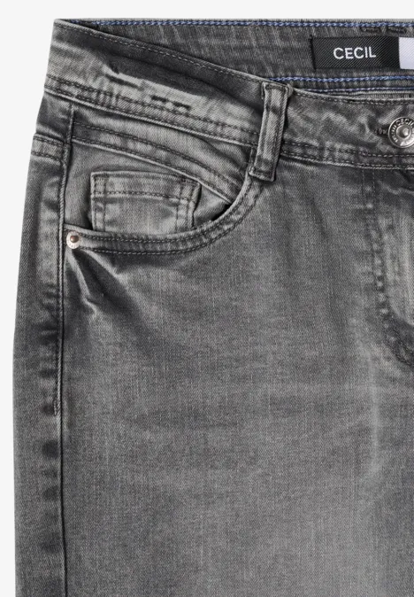Jeans met High Waist en Wide Leg pijpen in een Loose Fit pasvorm light grey wash Grijze spijkerbroek met voorzak en zichtbaar merkembleem ‘Cecil’.