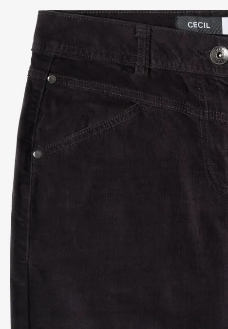 Pantalon en velours côtelé noir avec poches biaisées, rivets métalliques et étiquette CECIL.