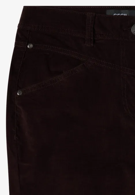 High Waist Bootcut Hose im Slim Fit truffle brown Dunkelbraune Cordhose mit schrägen Fronttaschen, Gürtelschlaufen und sichtbarer Ziernaht.