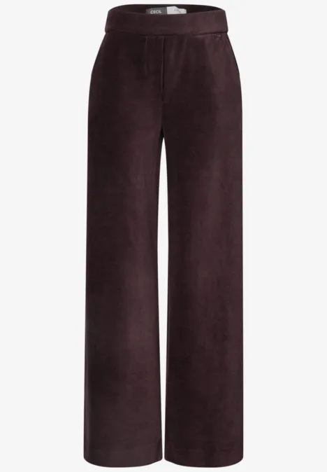 Braune Cordhose mit hoher Taille und weitem Bein.
