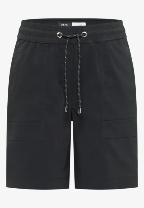 Zwarte herenshorts met elastische tailleband, aantrekkoord en opgestikte zakken.