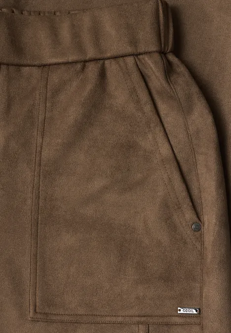 Brauner Veloursleder-Rock mit seitlicher Eingrifftasche und breitem Bund.