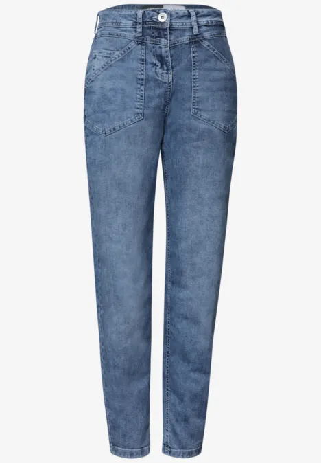 Blaue Jeanshose mit hoher Taille und leicht geradem Schnitt, Vorder- und Gesäßtaschen.