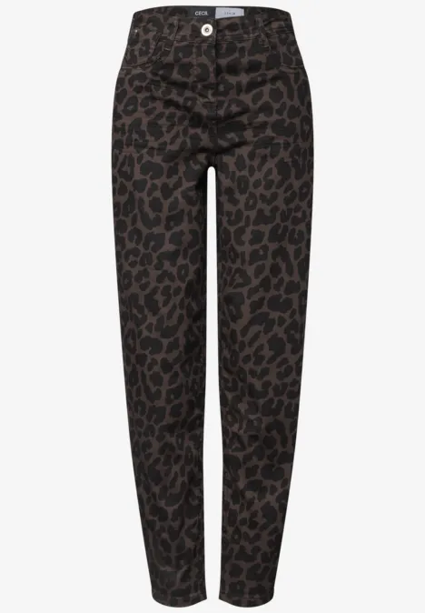 Hose mit braun-schwarzem Leopardenmuster.